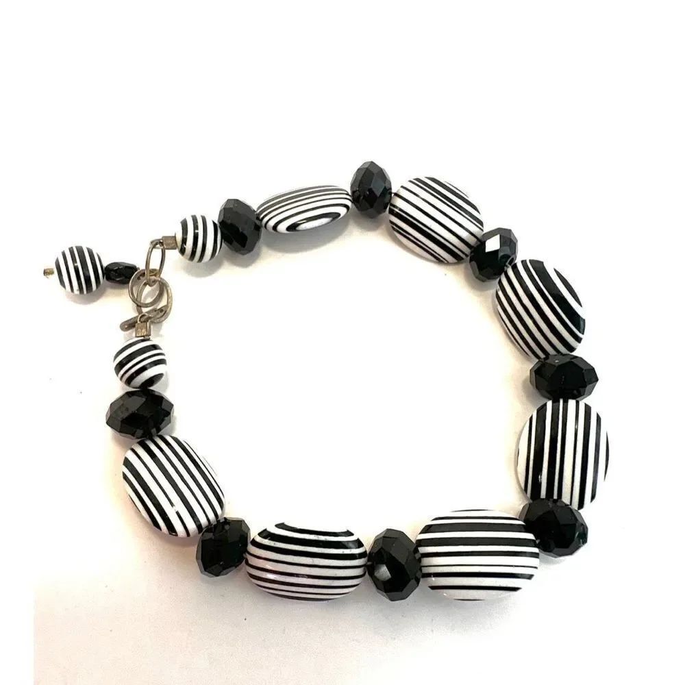 Sterling silver black and white stripe beaded bracelet